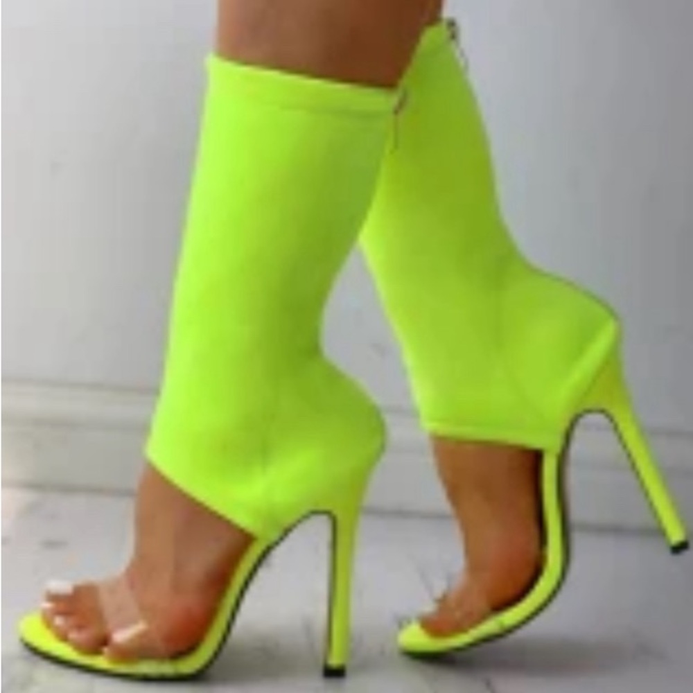 Heels - Picture 2 of 4